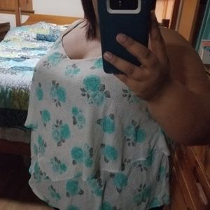 Torrid Blue and white rose swing top